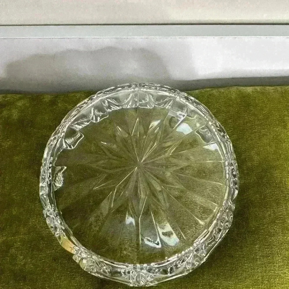 Beyer Bleikristall 24% Lead Cut‎ Crystal 6.75 in Holiday Nut / Candy Dish Bowl - Picture 4 of 7